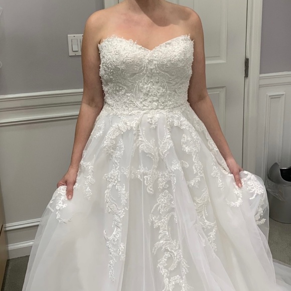 Michelle Roth 2020, unworn wedding dress - Picture 1 of 4